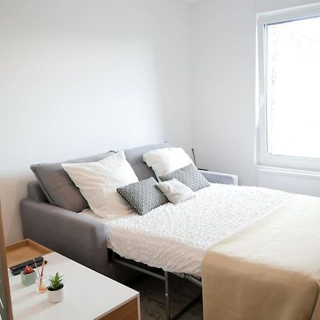 Stud Confort Centre Ville 4Pers Сен-Кантен Экстерьер фото